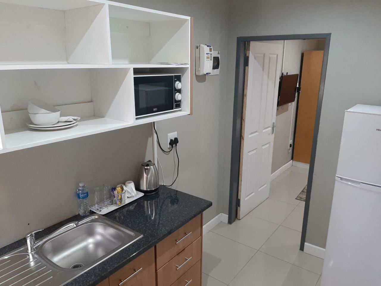 Lux Rooms On 37 Bloemfontein Eksteriør bilde